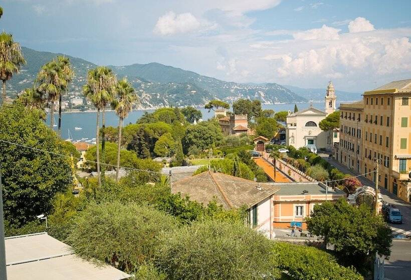 Triple Room Sea View, L'approdo