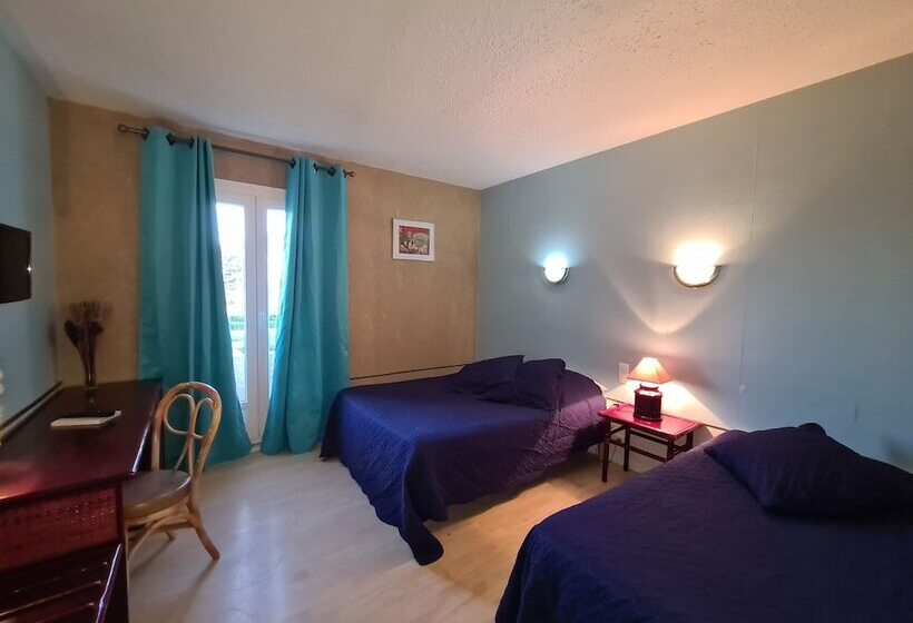 スタンダードトリプルルーム, Logis Hôtel Restaurant Le Mas De L Olivier