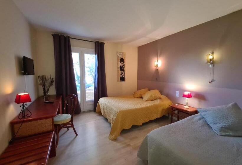 Номер Стандарт, Logis Hôtel Restaurant Le Mas De L Olivier