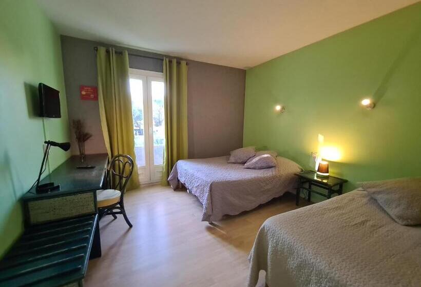 スタンダードトリプルルーム, Logis Hôtel Restaurant Le Mas De L Olivier