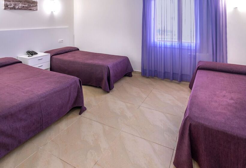 标准三人间, Moremar