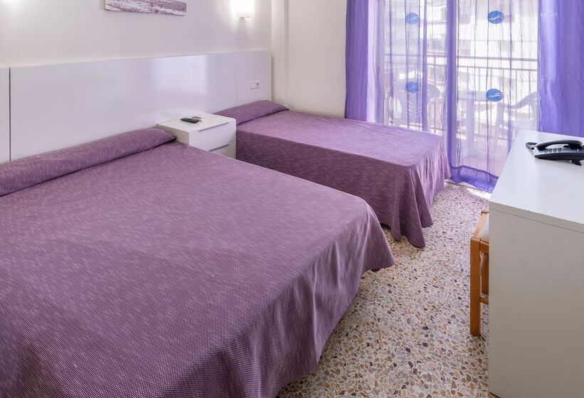 标准三人间, Moremar