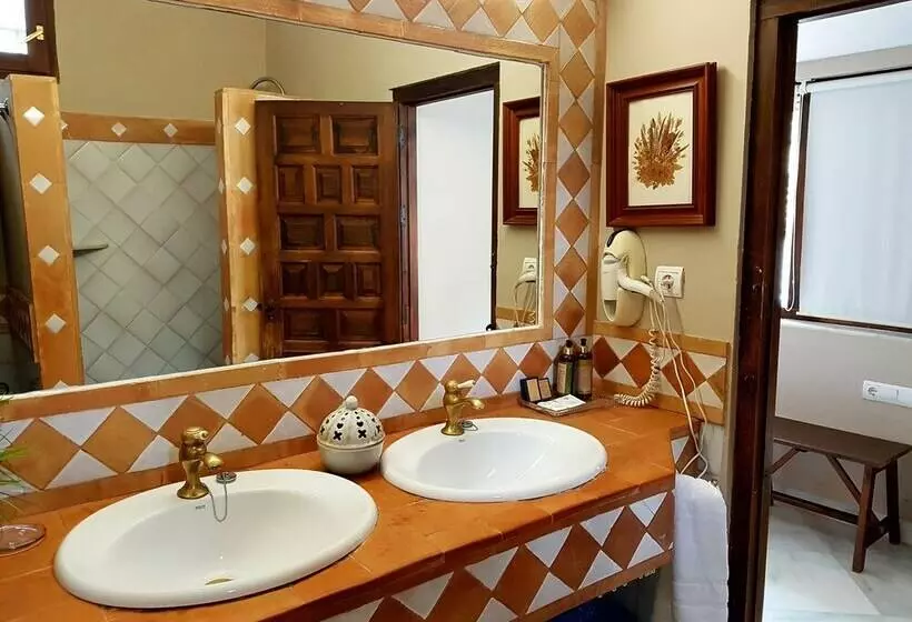 سوییت خانوادگی, Palacio Cobertizo De Santa Ines