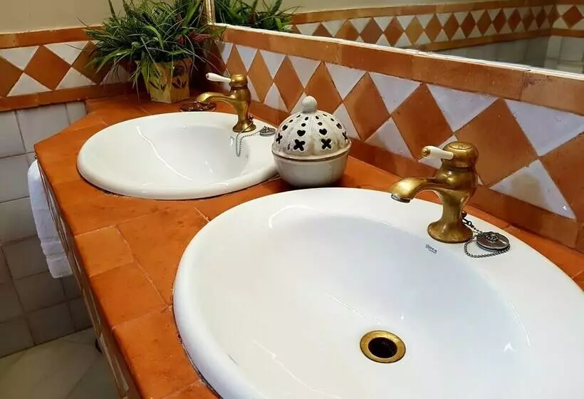 سوییت خانوادگی, Palacio Cobertizo De Santa Ines