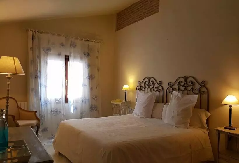 سوئیت با چشم‌انداز, Palacio Cobertizo De Santa Ines