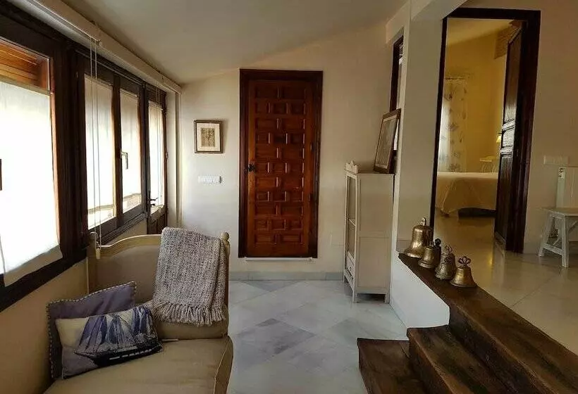 سوئیت با چشم‌انداز, Palacio Cobertizo De Santa Ines
