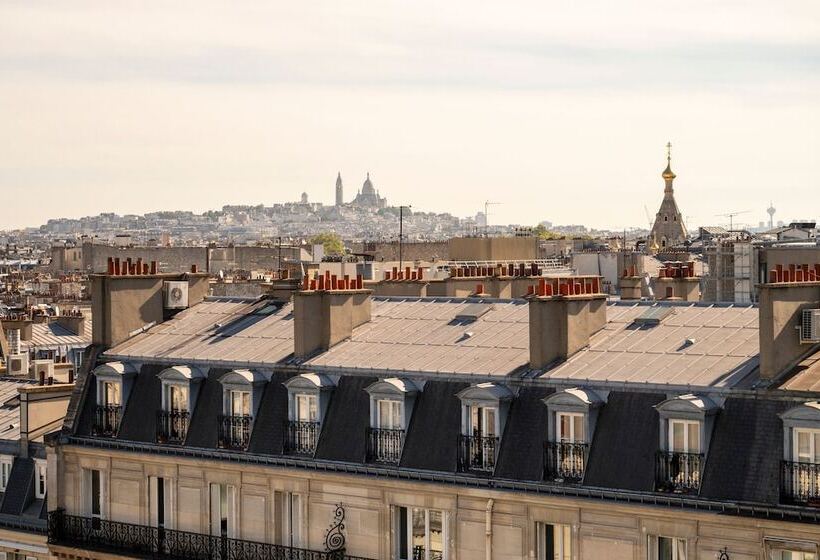 Полулюкс, Renaissance Paris Arc De Triomphe