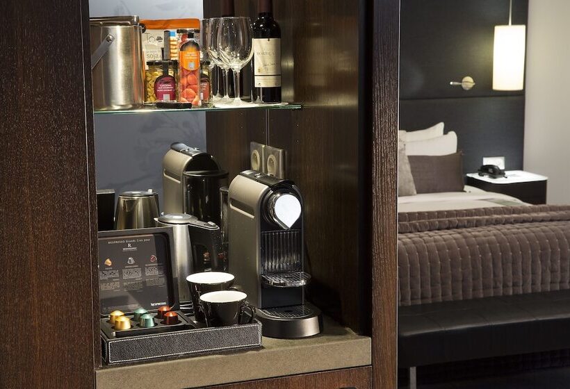 Люкс с Видом, Renaissance Paris Arc De Triomphe