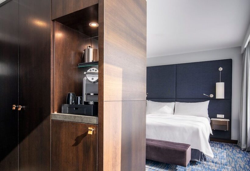 Люкс с Видом, Renaissance Paris Arc De Triomphe