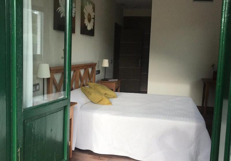 غرفة قياسية مزوَّدة بشُرفة, Hospederia Rural Aldeaduero