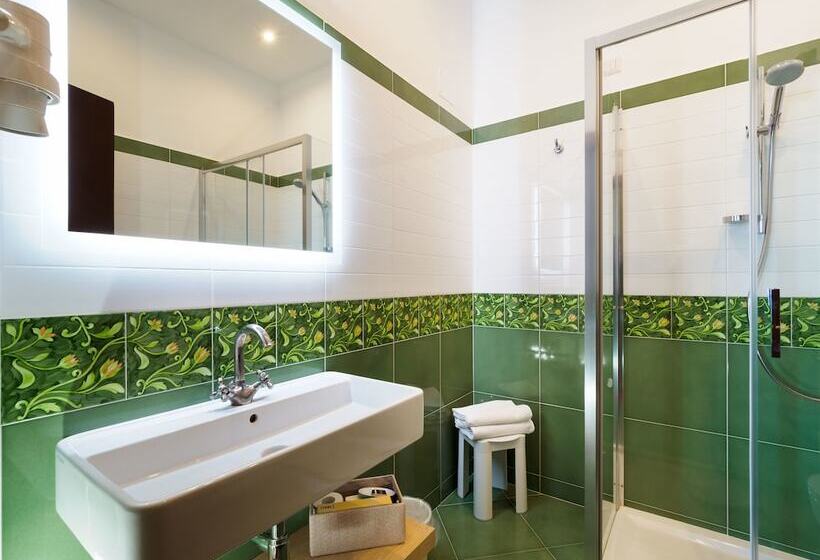 高级海景房, Sirius