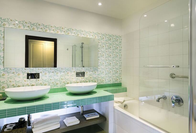 家庭间侧面带海景, Sirius