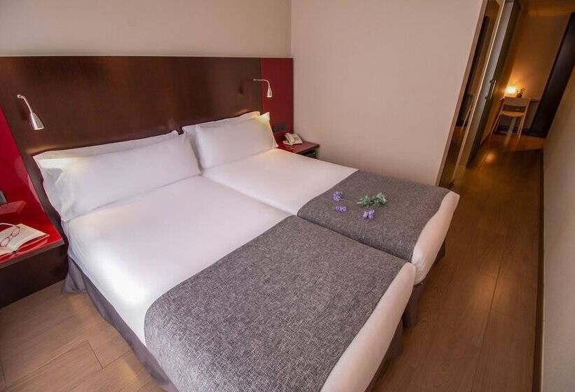 Номер Стандарт, Sm Hotel Teatre Auditori