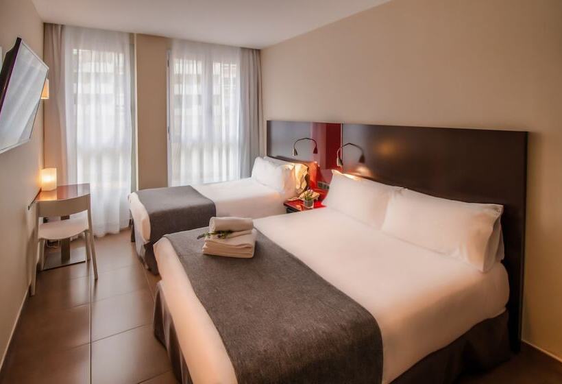 Номер Стандарт Трехместный, Sm Hotel Teatre Auditori