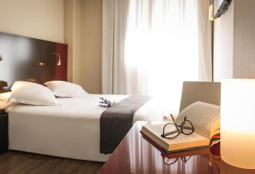 Номер Стандарт, Sm Hotel Teatre Auditori