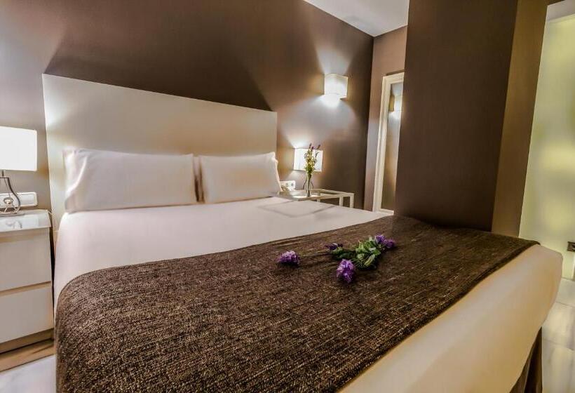 Номер Стандарт, Sm Hotel Teatre Auditori