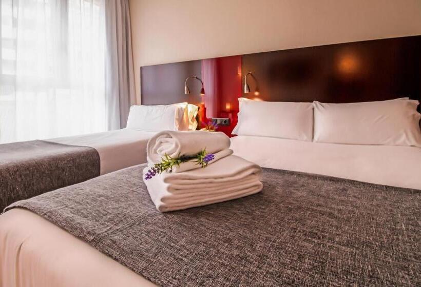 اتاق استاندارد سه نفره, Sm Hotel Teatre Auditori