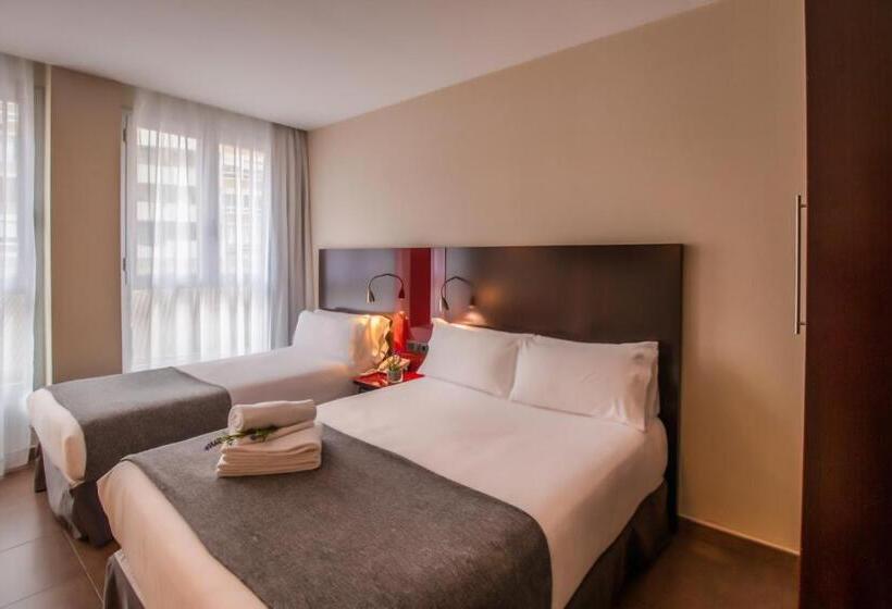 Номер Стандарт Трехместный, Sm Hotel Teatre Auditori