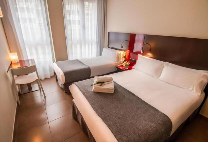 اتاق استاندارد سه نفره, Sm Hotel Teatre Auditori