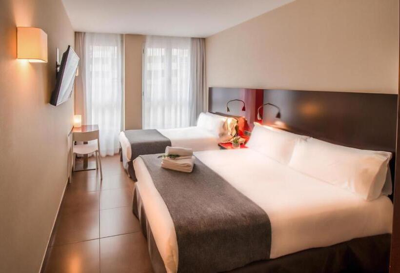 Номер Стандарт Трехместный, Sm Hotel Teatre Auditori