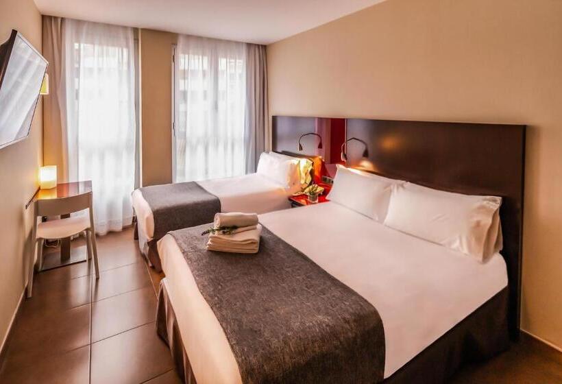 اتاق استاندارد سه نفره, Sm Hotel Teatre Auditori