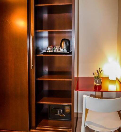 Номер Стандарт Трехместный, Sm Hotel Teatre Auditori