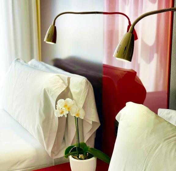 Номер Стандарт Трехместный, Sm Hotel Teatre Auditori