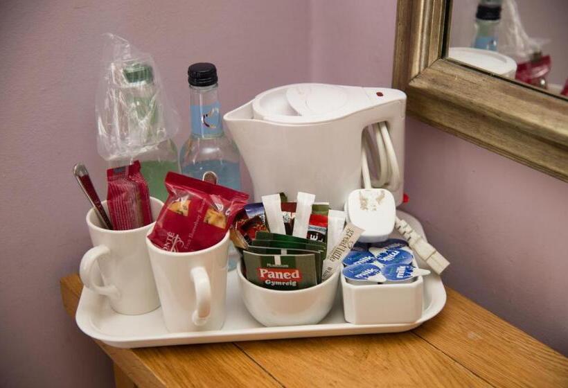 家庭间, The Grove