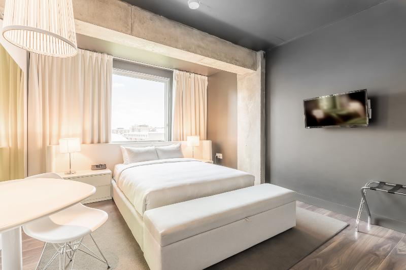 标准间, Zero 1 Montreal