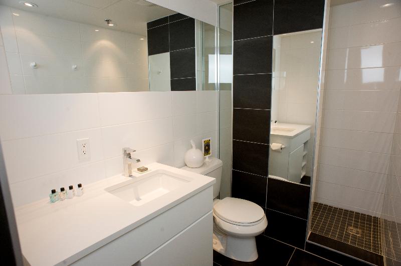 غرفة قياسية, Zero 1 Montreal