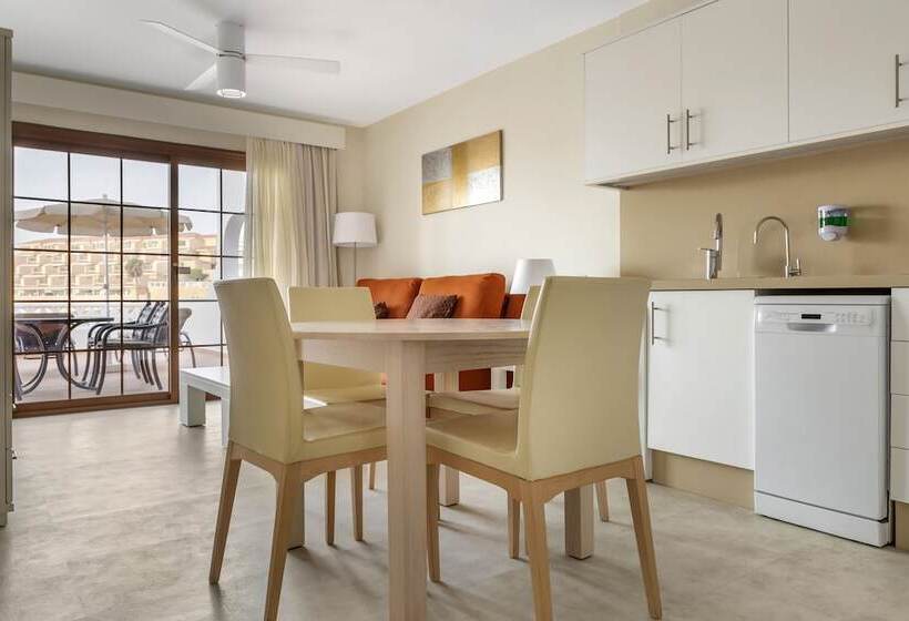 شقة غرفة واحدة, Sunset View Club