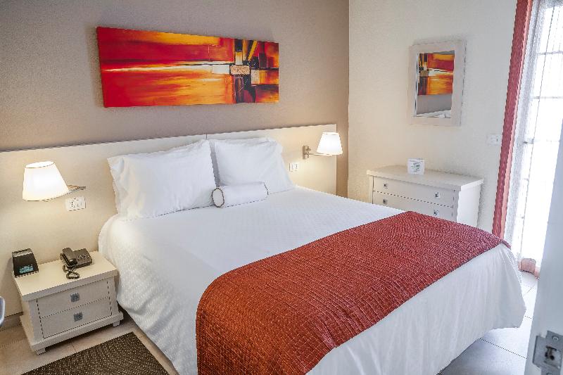 شقة غرفة واحدة, Sunset View Club