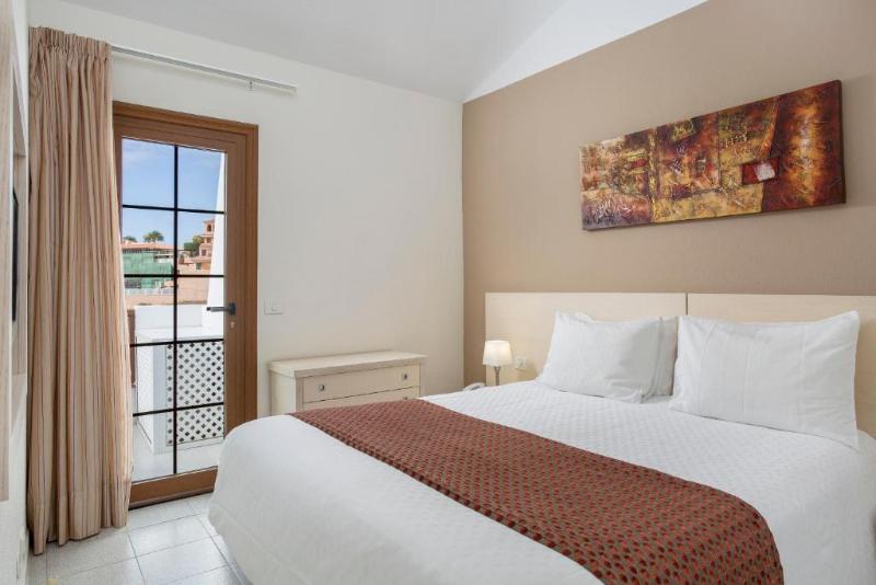 شقة غرفة واحدة, Sunset View Club