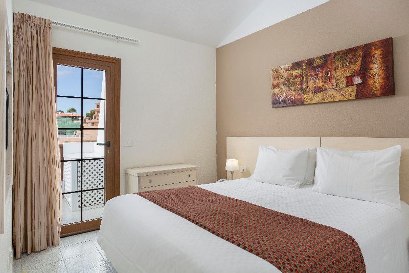 شقة غرفة واحدة, Sunset View Club