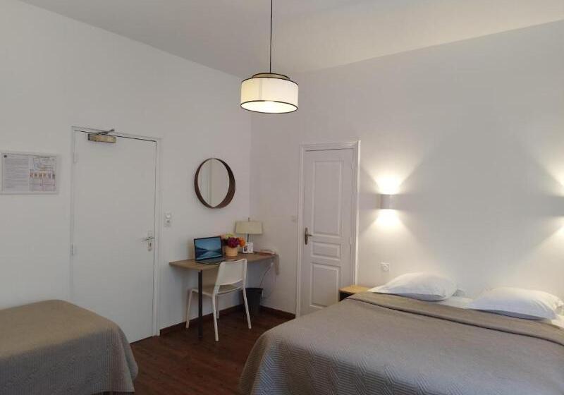 اتاق استاندارد سه نفره, The Originals Access, Hotel Le Canter Saumur