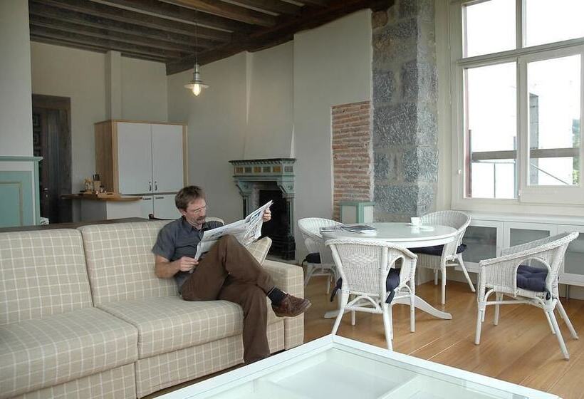 شقة غرفة واحدة, Villa Itsaso