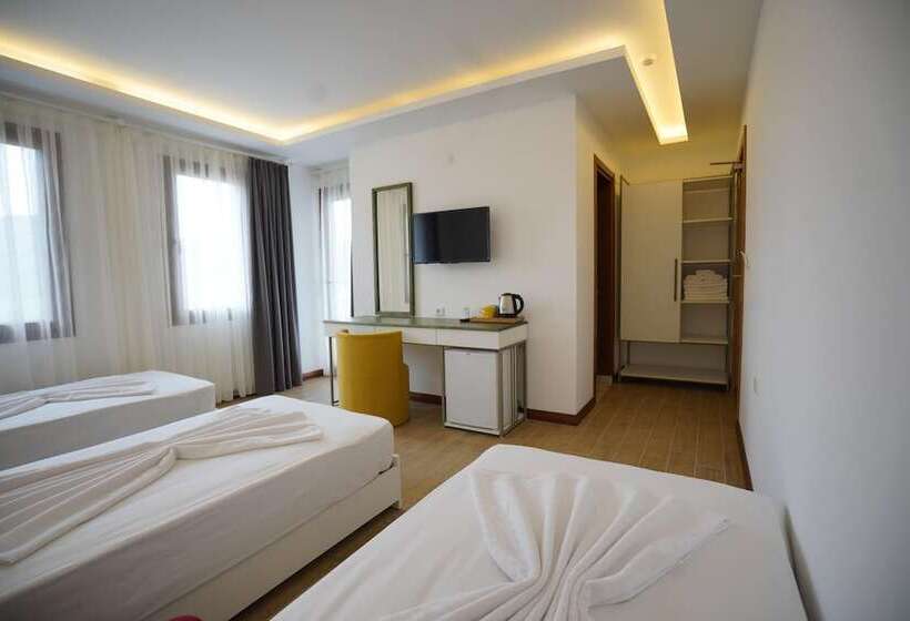 اتاق اجرایی سه نفره, Mons Casa Boutique