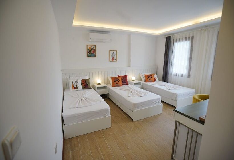 اتاق اجرایی سه نفره, Mons Casa Boutique