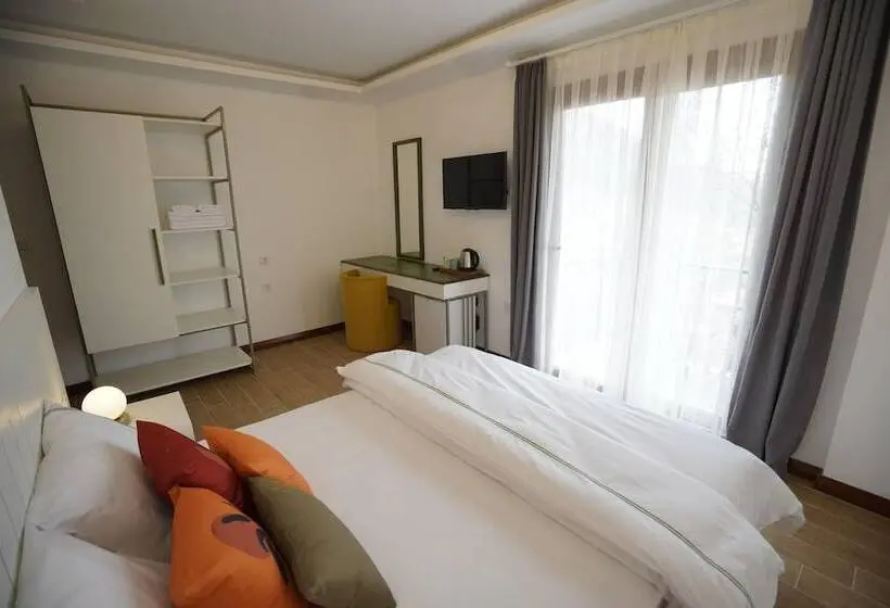 Deluxe Room Mountain View, Mons Casa Boutique