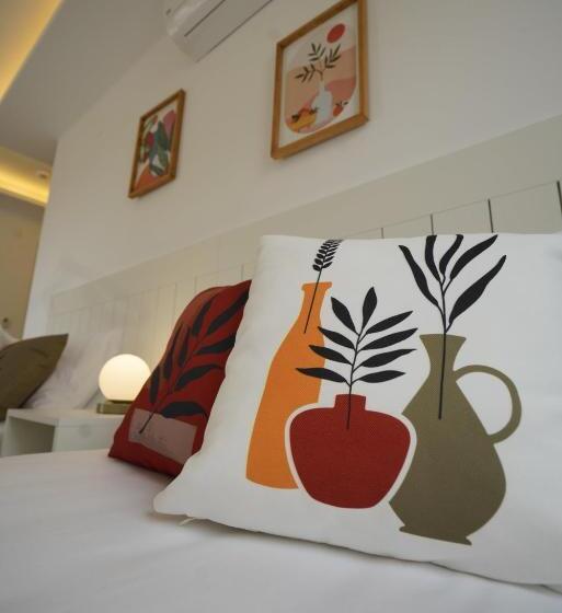 اتاق لوکس با بالکن, Mons Casa Boutique