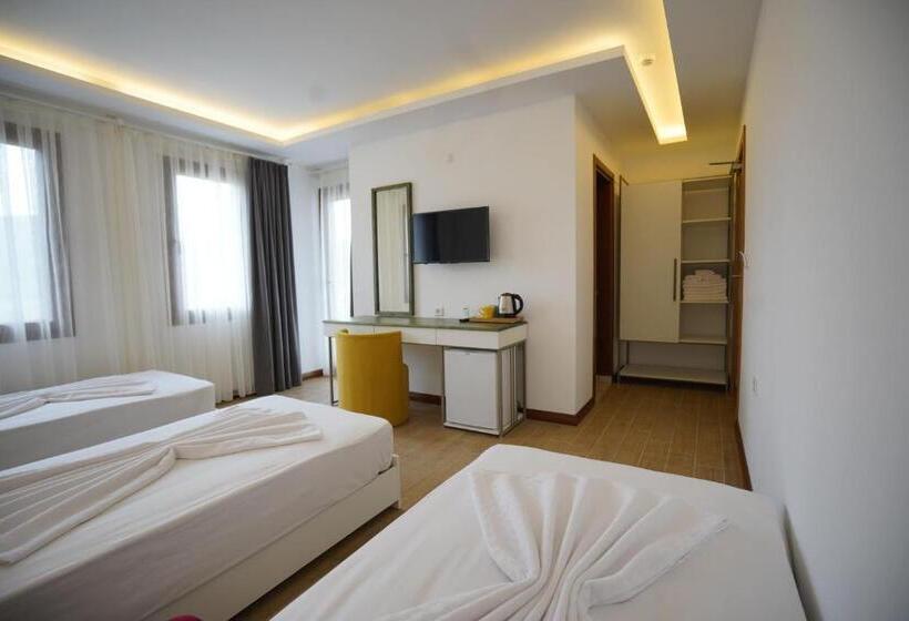 اتاق اجرایی سه نفره, Mons Casa Boutique