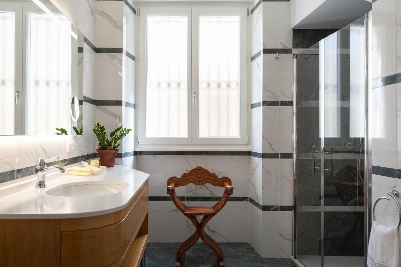 מיטת קינג בסוויטה, Coclee Suite Palace