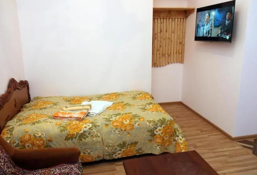 استودیوی استاندارد, Vanand Guest House