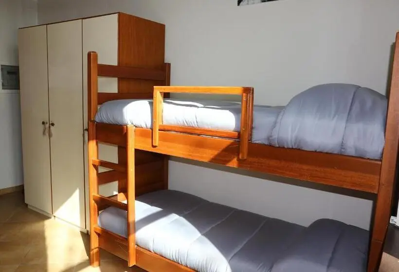 اتاق استاندارد چهار تخته, Student's Hostel Parma