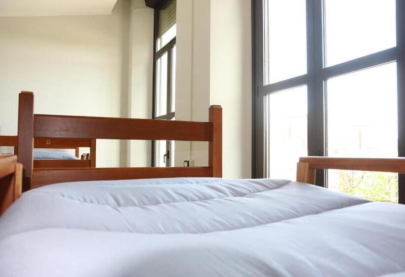 تختخواب در اتاق مشترک, Student's Hostel Parma