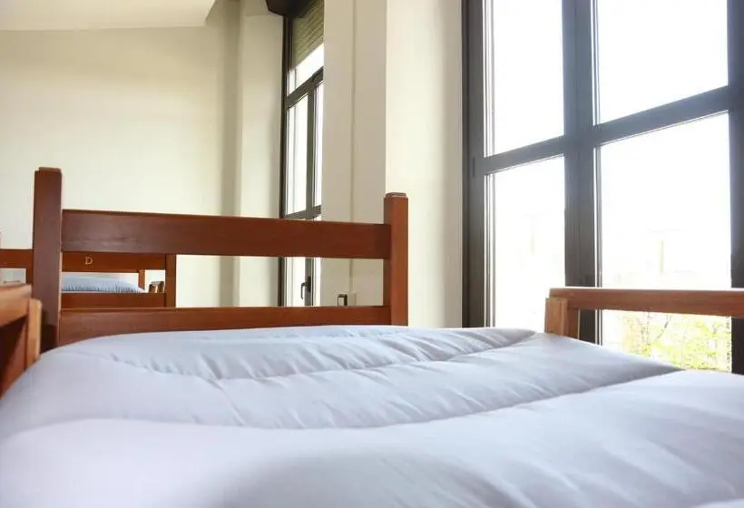 تختخواب در اتاق مشترک, Student's Hostel Parma