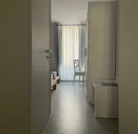Standard Kolmen Hengen Huone, Manzoniquattro