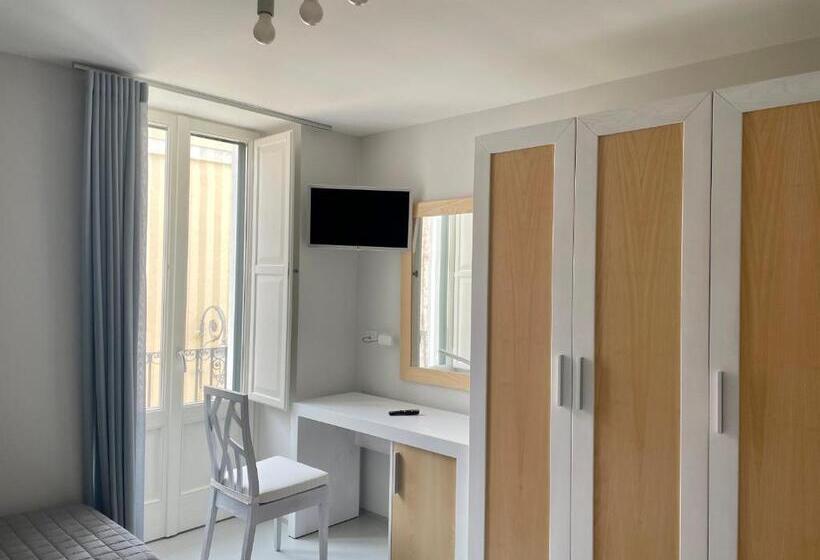 חדר סטנדרט לשלושה, Manzoniquattro