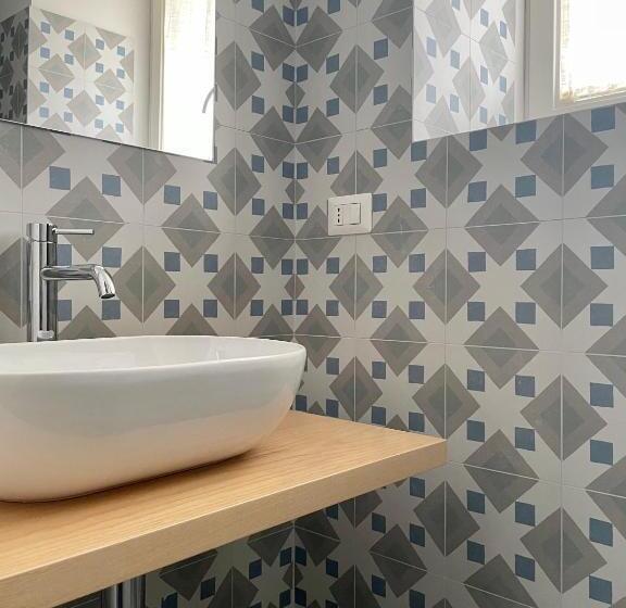 חדר סטנדרט לארבעה, Manzoniquattro