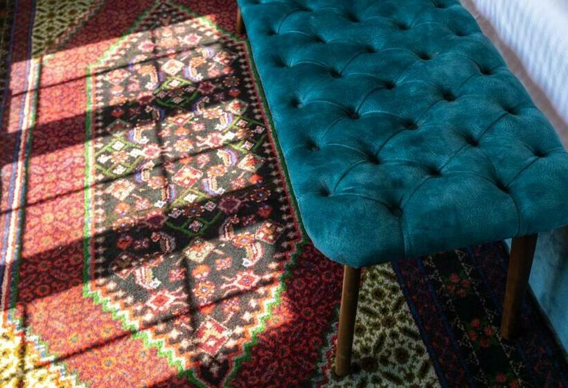 اتاق لوکس, Nar Boutique